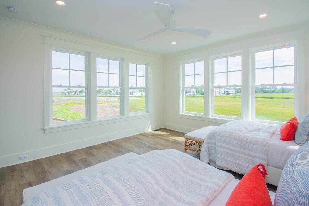 Stunning 4BR Vacation Rental With Private Pool, Spa, & Resort Club Cards