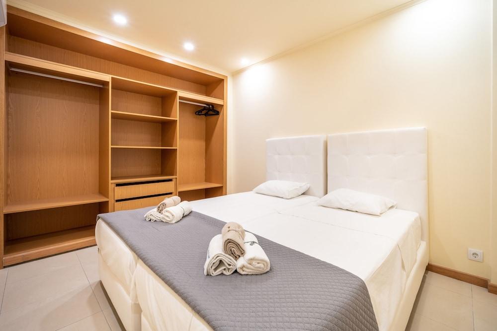 Mourabel Apartment - S by Hellovacations