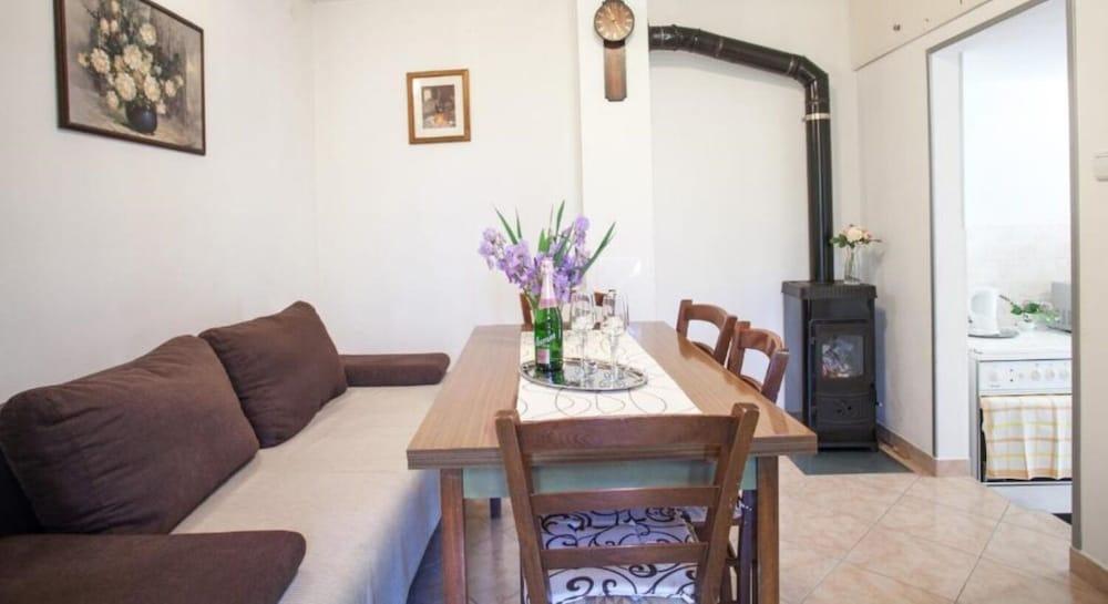 River-directly to the River - H