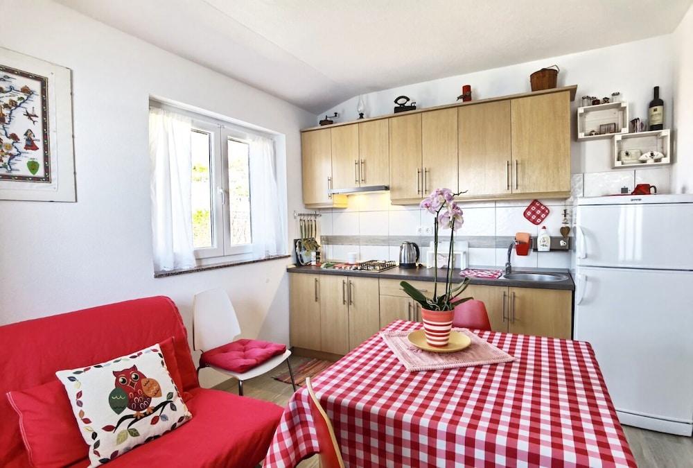 Adria - Seafront & Seaview - A1 Adriana