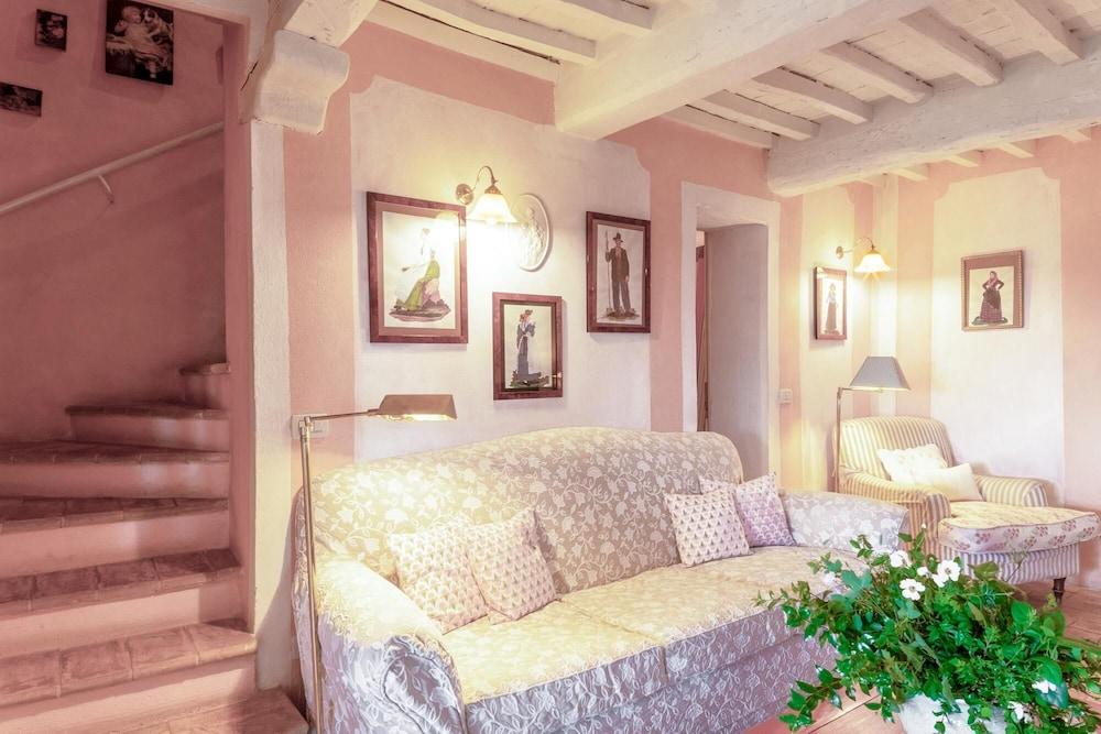 Podere San Giorgio 6 Emma Villas