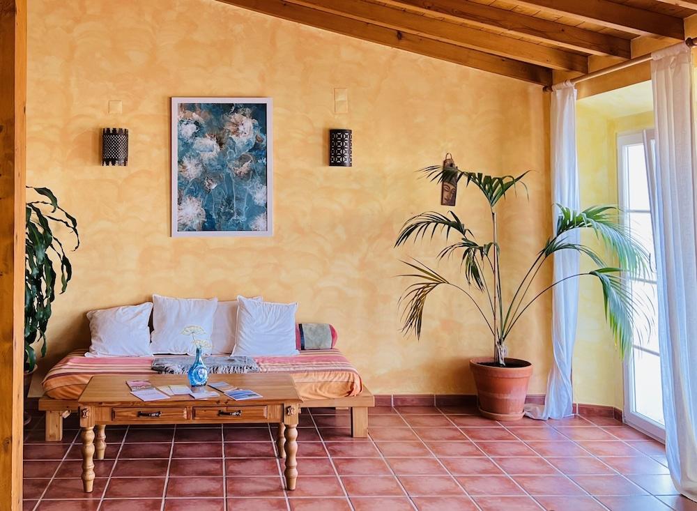 Casa Presente Guesthouse