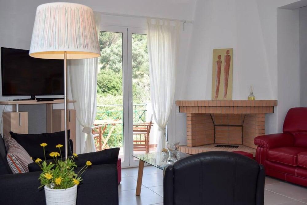 Villa Verde With Outdoor Jacuzzi