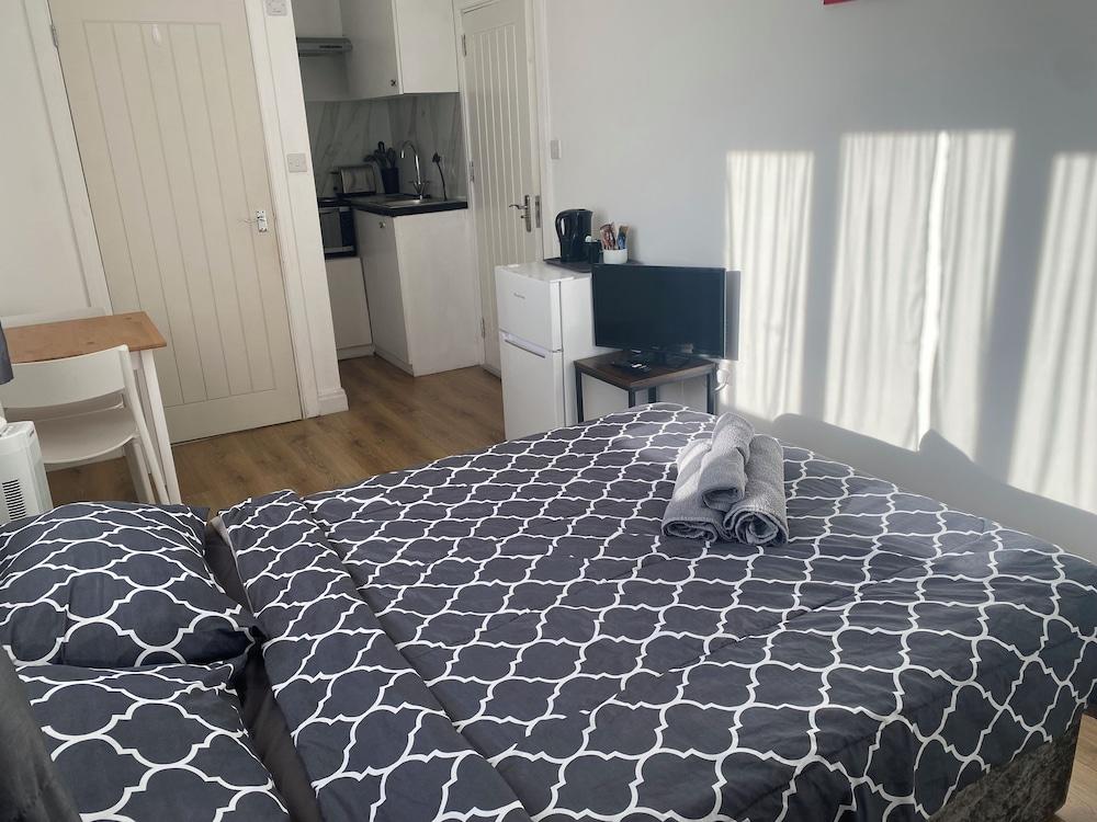 Comfortable Homely Studio Flat in Wembley