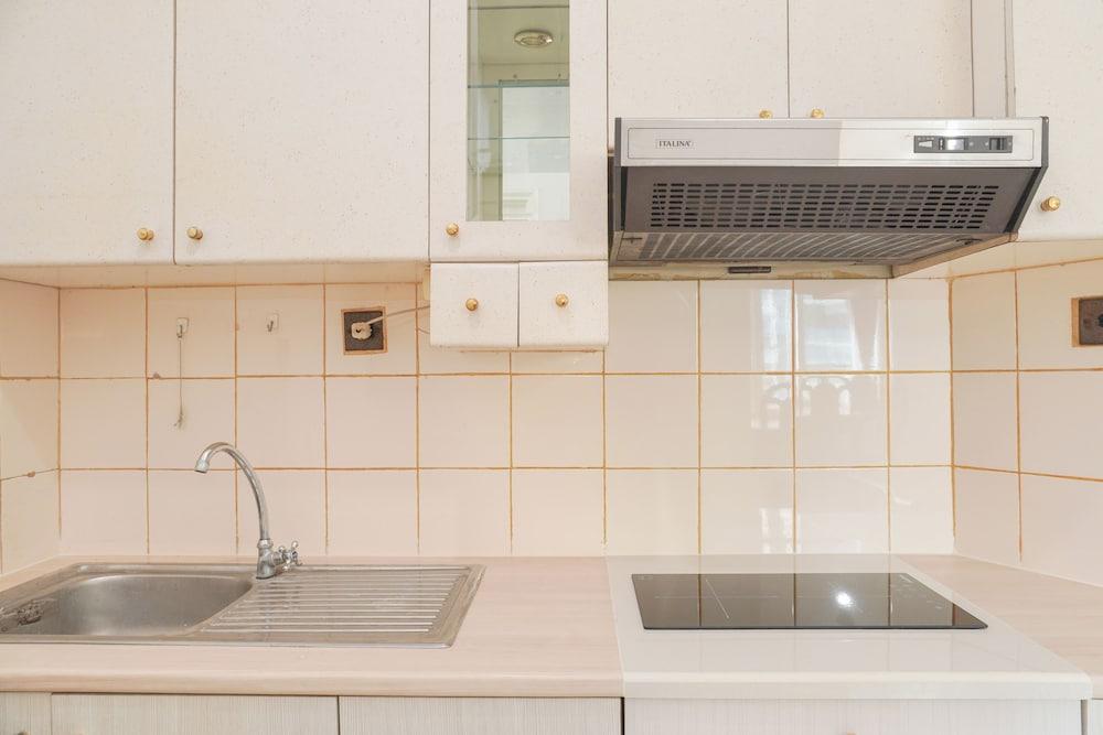 Best Modern 1Br At Semanggi Apartment