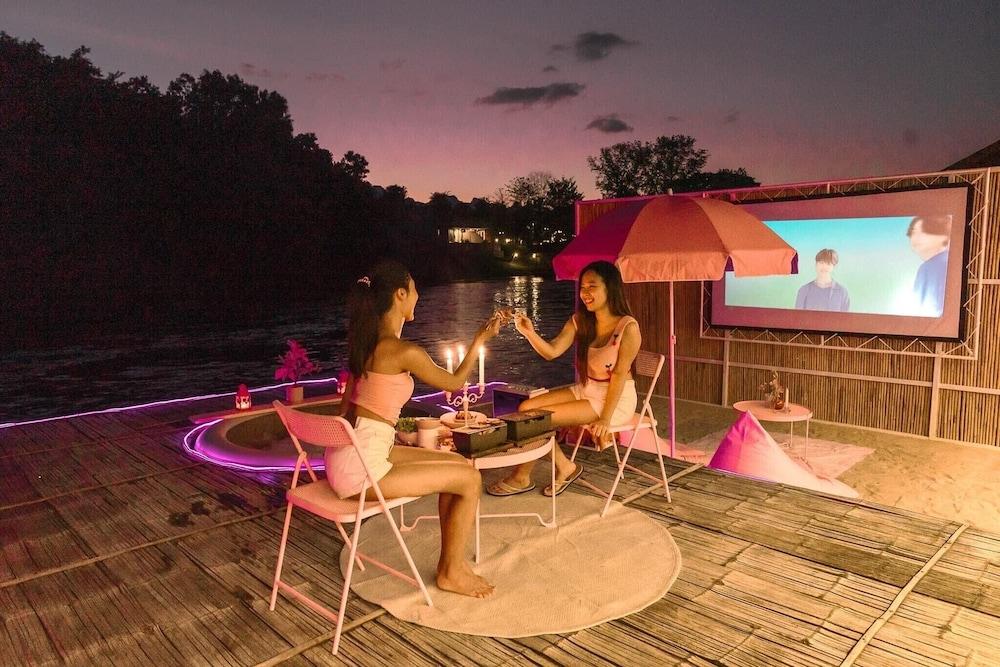 The Three Bubble Houses