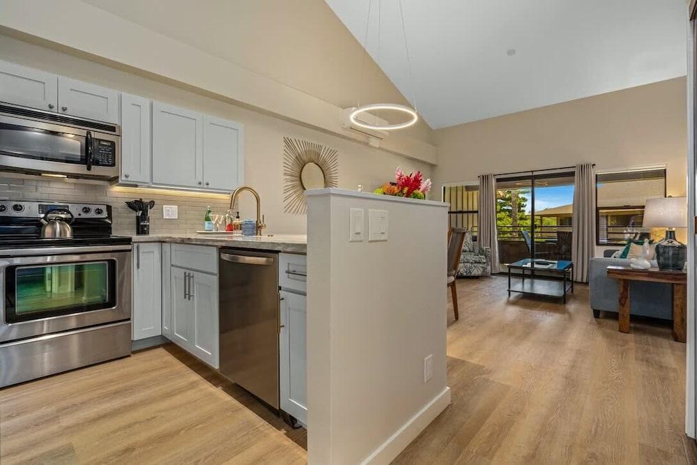 Modern & Tropical Oceanside Vistas