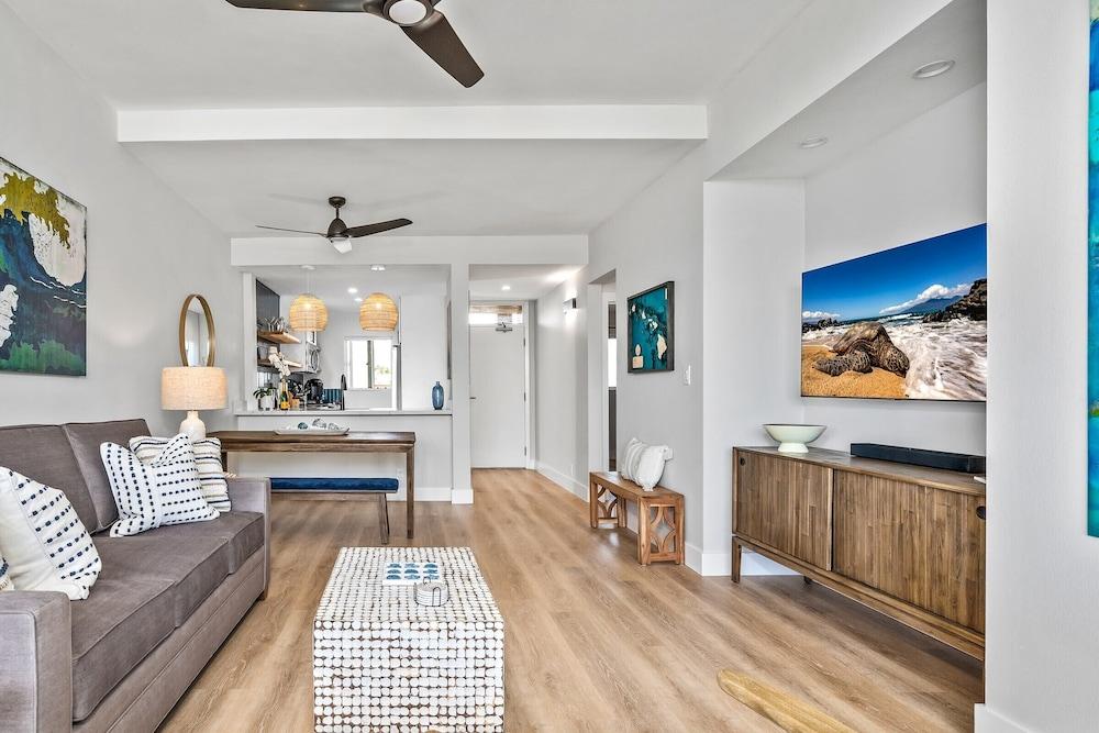 Upscale Oceanfront Penthouse Vistas