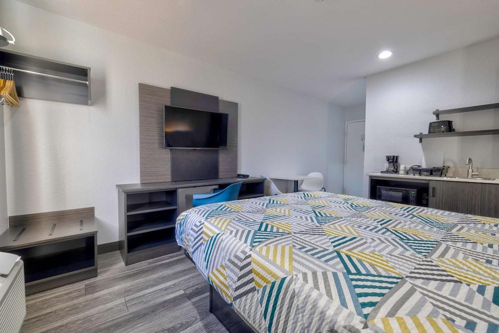 Studio 6 Little Rock, AR - South