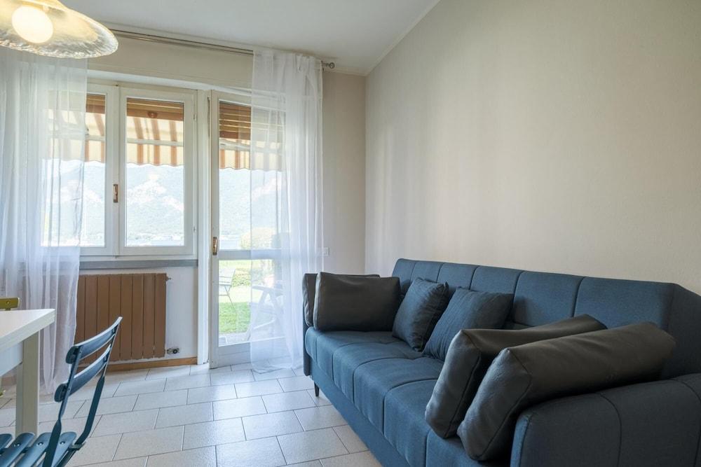 Interno 2 in Iseo With 1 Bedrooms and 1 Bathrooms