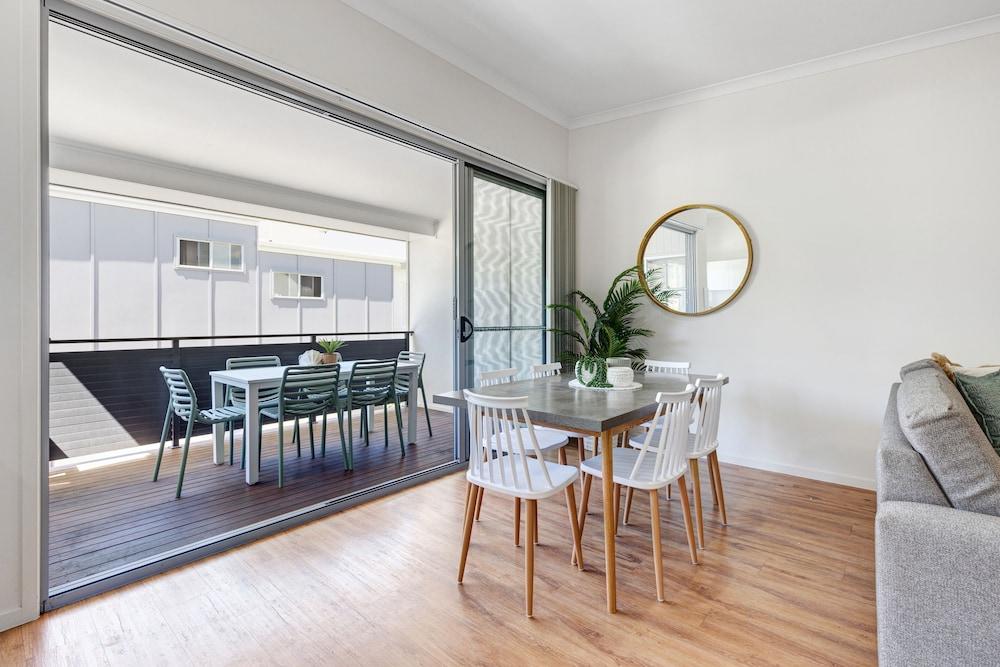 MARJ12- Stylish and Spacious Apartment