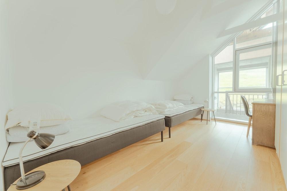 Stunning Views / Penthouse / Decorative / Parking