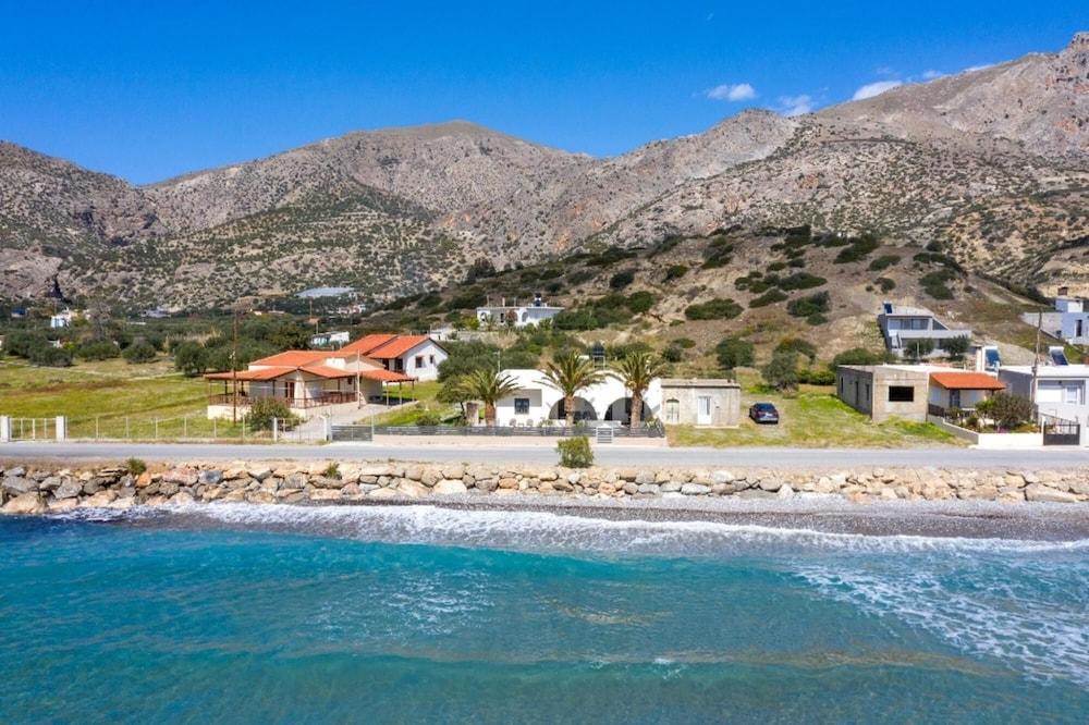 Atalanti Seaside Junior Suites