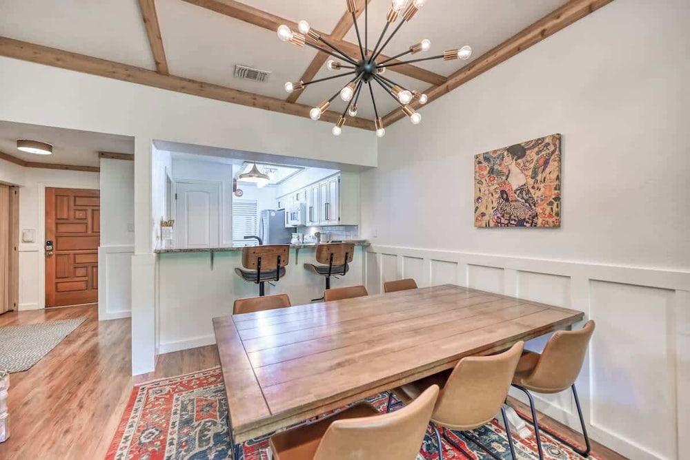 Luxurious Riverfront Condo Just 1 Blk to Schlitterbahn!