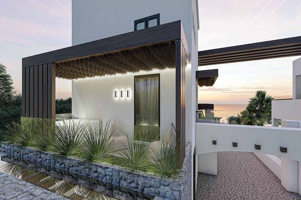 Beach Access Suites With Breakfast