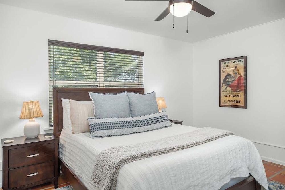 Pecan Retreat-half Mile to Main