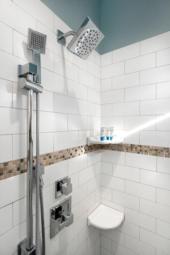 Luxury Cottage With Views Fireplace & Grill!