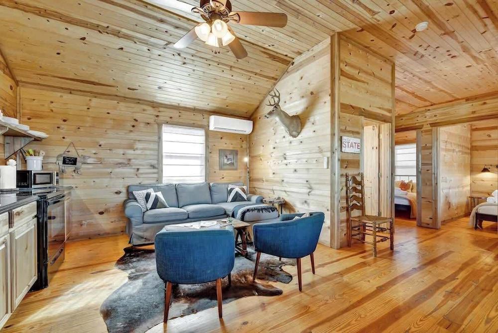 Rockyridge Cabin-hill Country Views-20 min to Fred