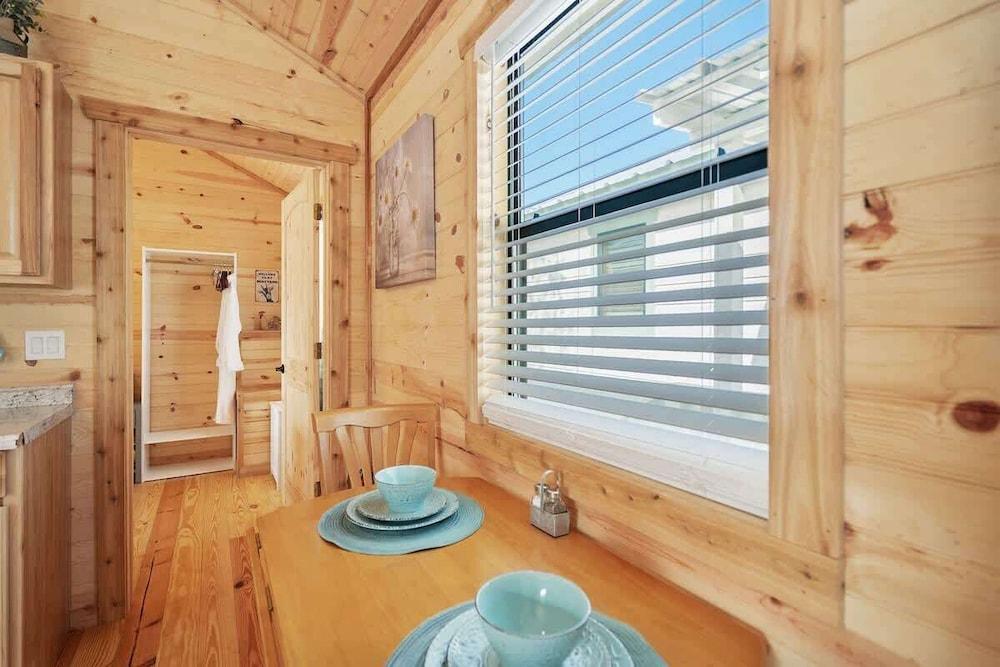 Charming Casita Right on Main St