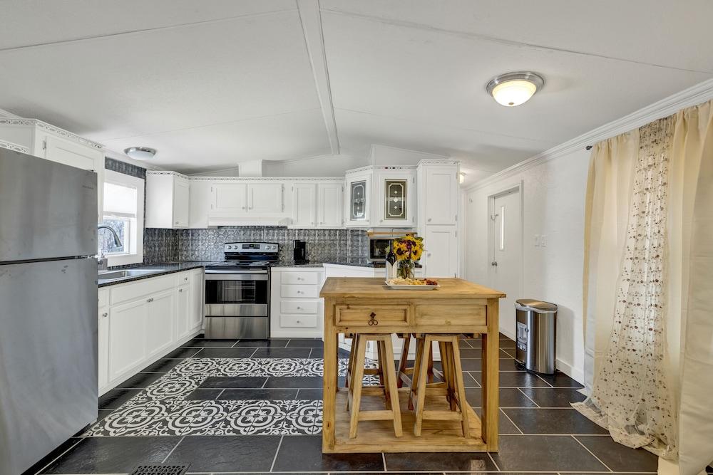 Comfort Charmmini Putting Greengame Roomgrill5