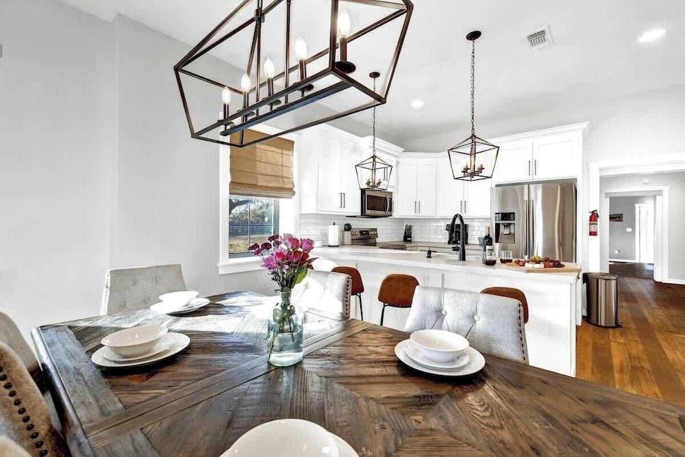 Willies House With Country Views - Shared Party Barn