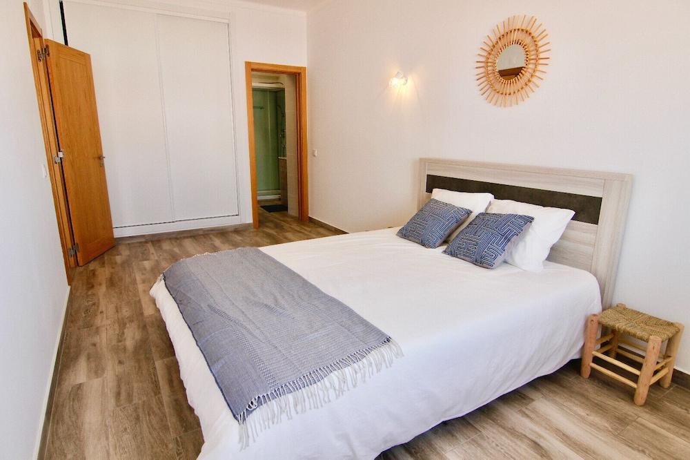 Lagoa Central by Homing