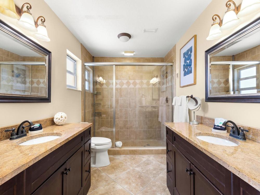 Sea Breeze 708 by Distinctive Beach Rentals