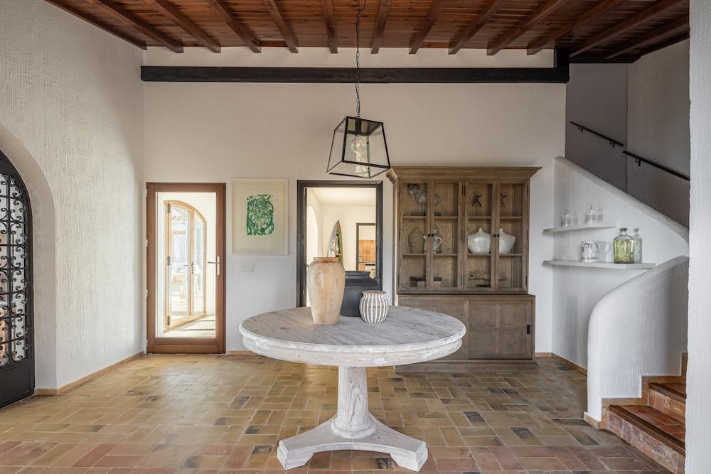 Villa Poniente Montiboli by Buccara