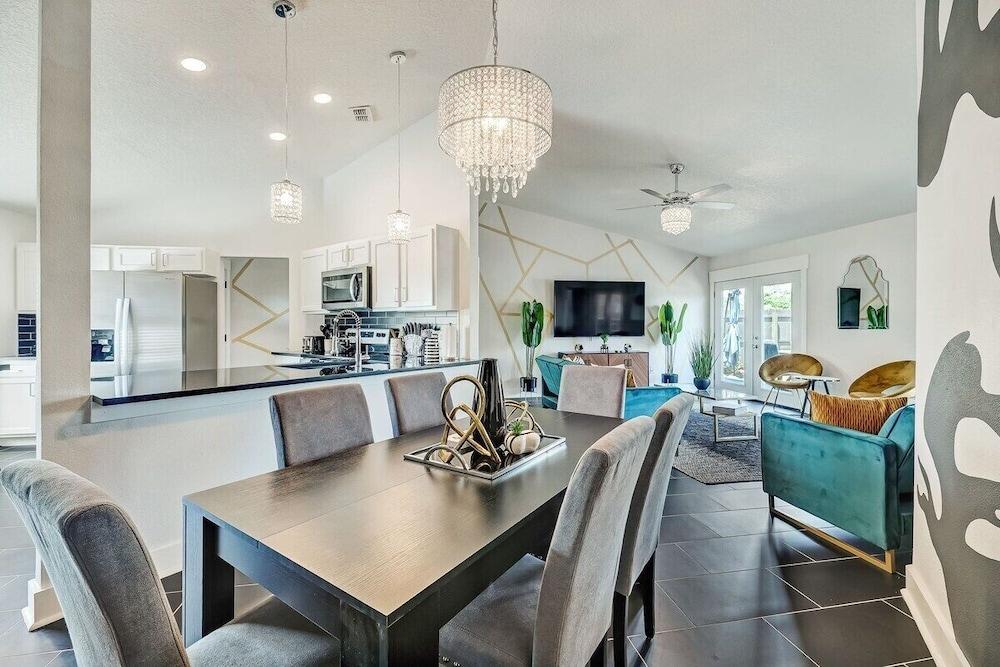 Vibe House Message Now for Summer Special