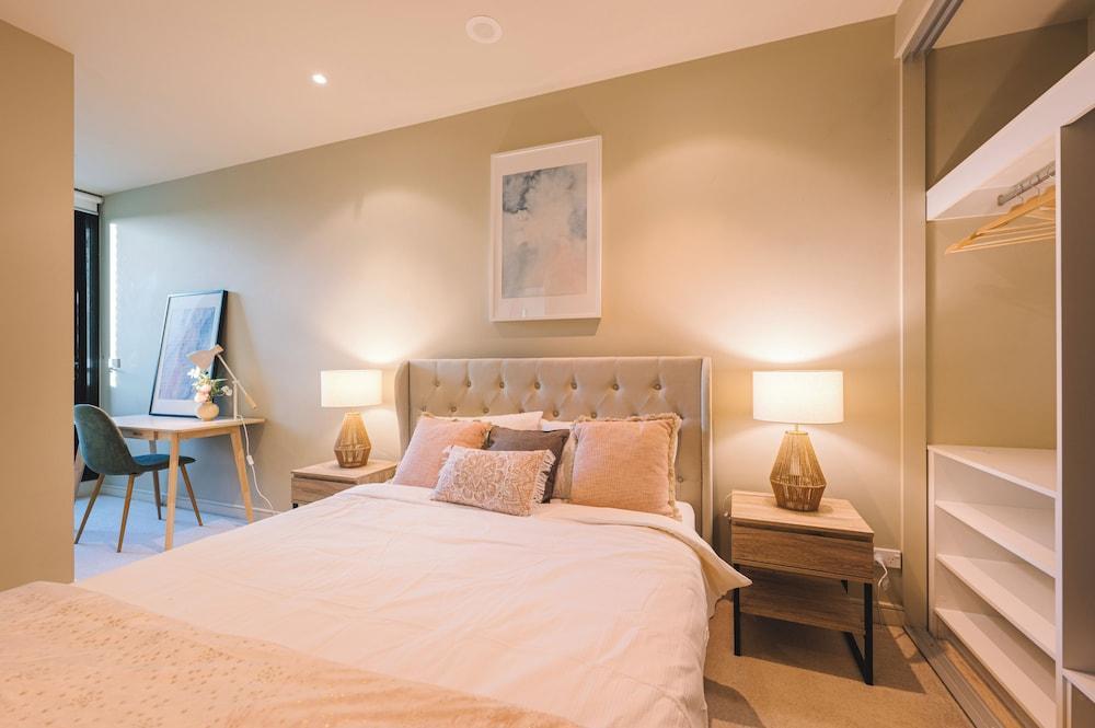 Molly's Little Apartments