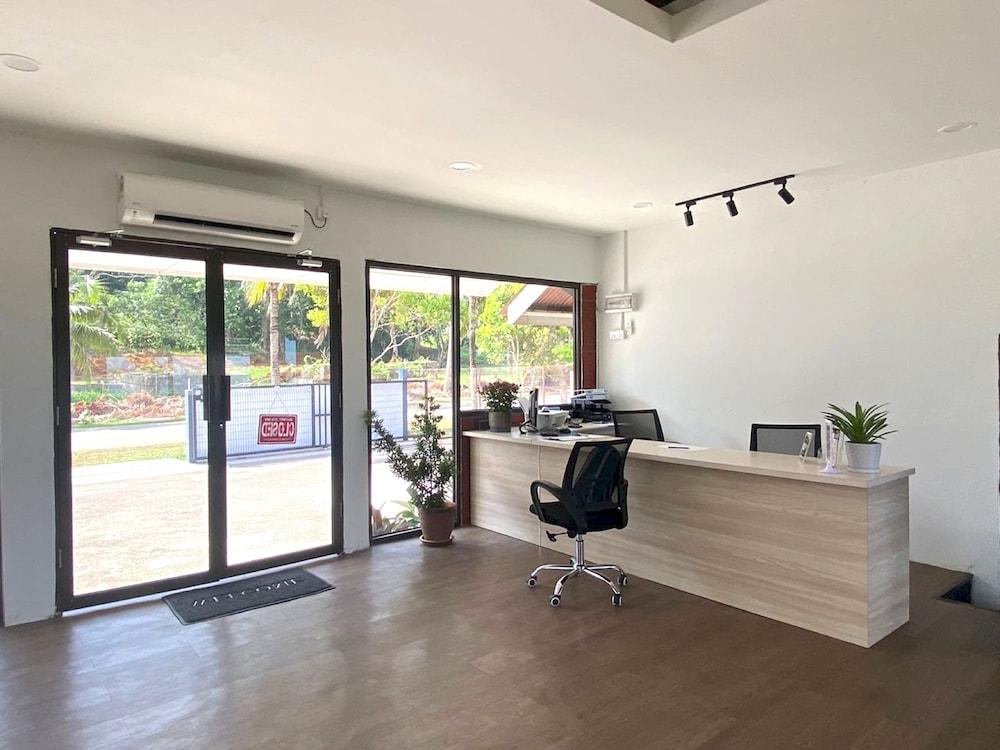 OYO 90818 Cemara Puri Resort & Spa