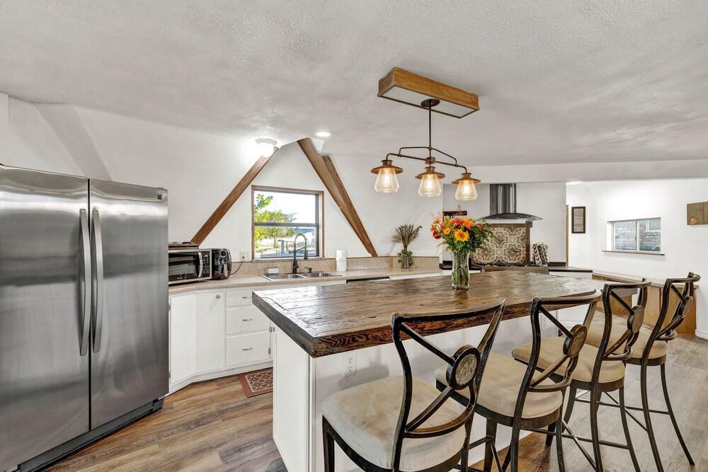 Unique Geodesic Dome House 5 mi to Dntwn Fred!