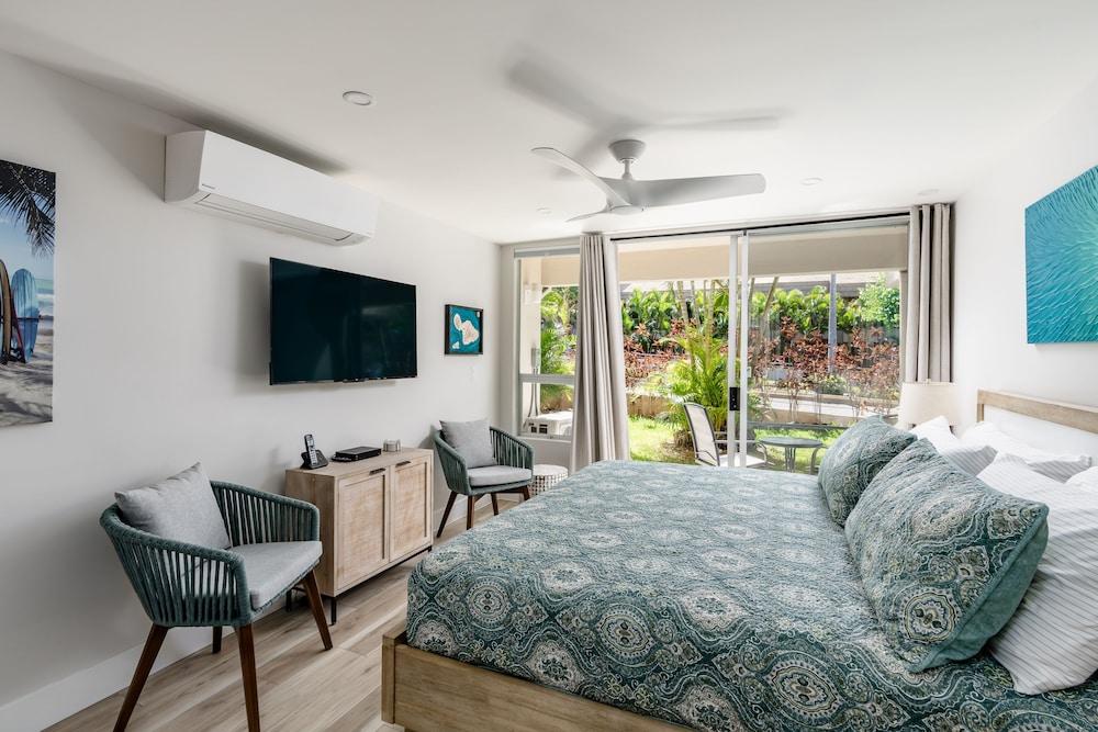 Stunning Modern Beachfront Resort Vistas