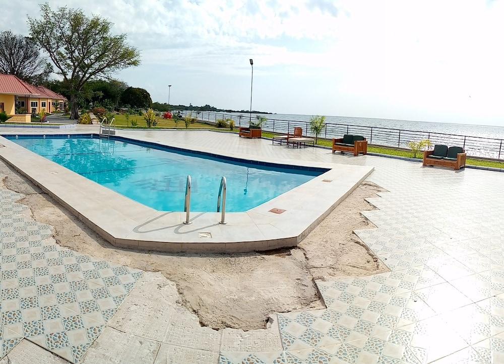 SANDMARK HOTEL SERENGETI