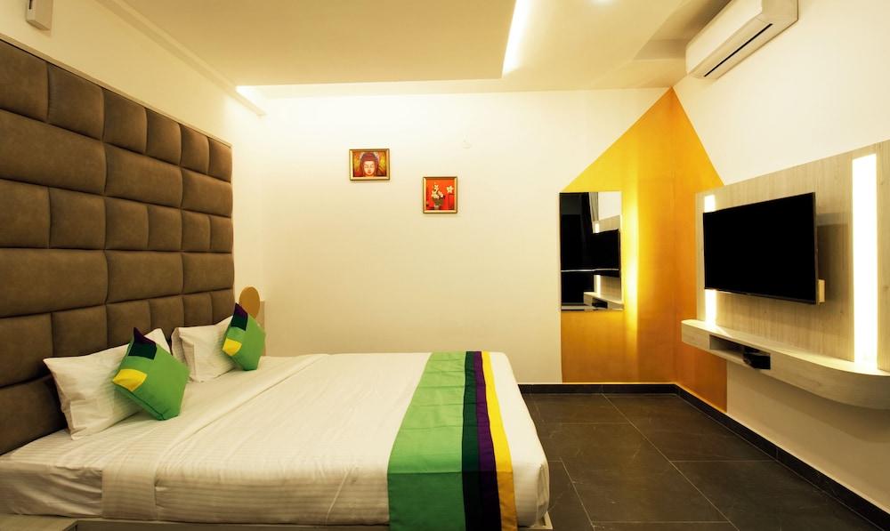 Itsy Hotels Silver Keys