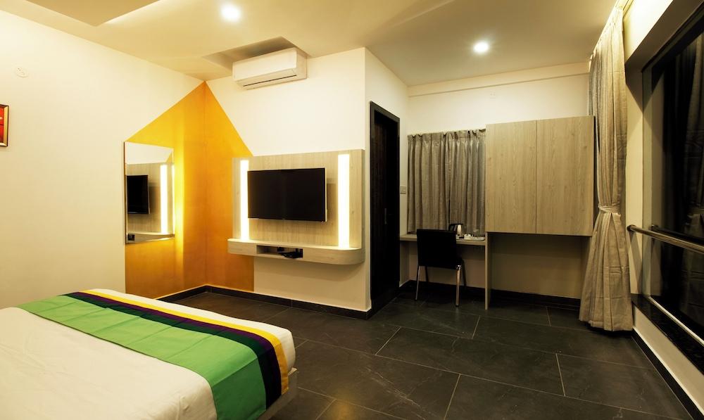 Itsy Hotels Silver Keys