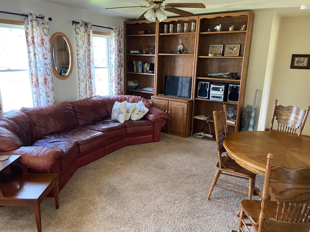 Large Country Home Pool and hot tub