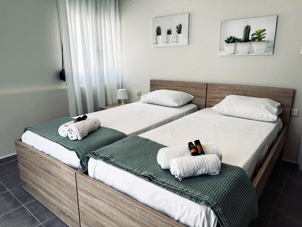 Lifeguard Beachfront - Luxury Flat, 30meters From Sea