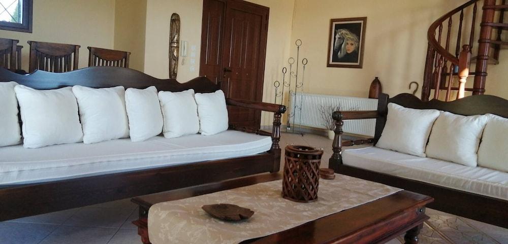 Cozy Apollon Villa, Sea View, Next To Galaxidi