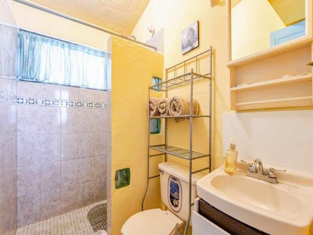 Nice and Cozy Studio Very Close to the Boardwalk and the Beach