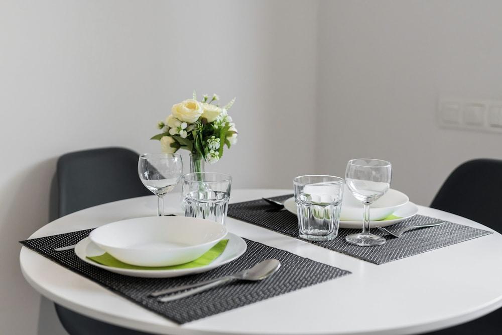 Studios Krośnieńska by Renters