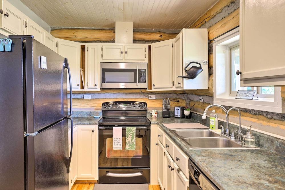 17 Mi to Appalachian Trail: Marshall Mtn Retreat!