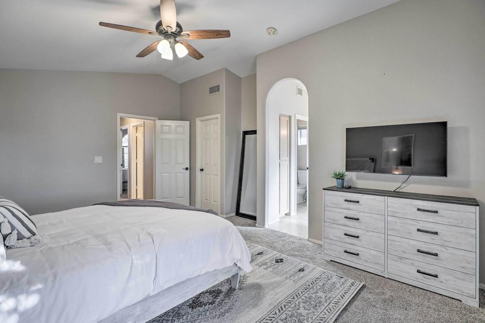 Glendale Escape w/ Pool ~ 1 Mi to Westgate!
