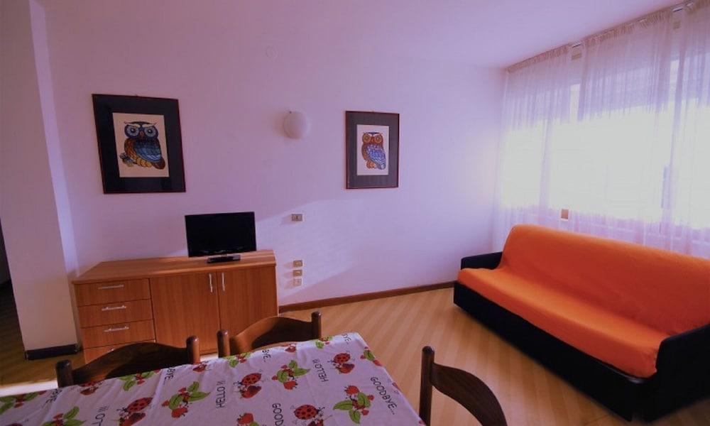 Three-bedroom Apartment With Seaview