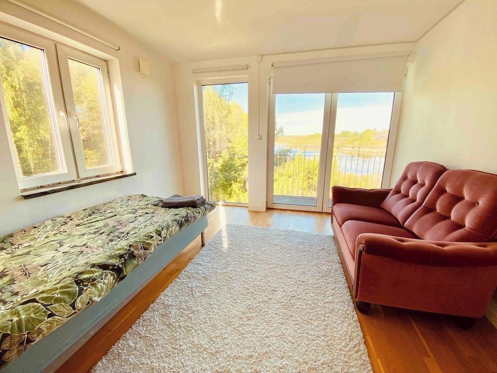 Bjurvik's Villa - Flat 1 - Business Customers Only