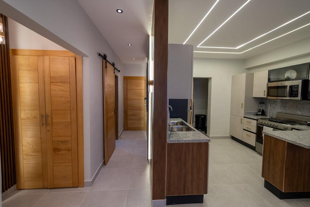 Majestic & Spacious1b Downton Gym Pool