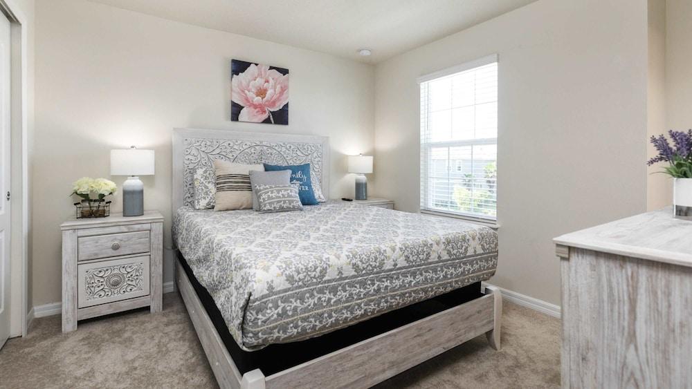 7BR Serene Home Close to Disney, Private Pool, Spa