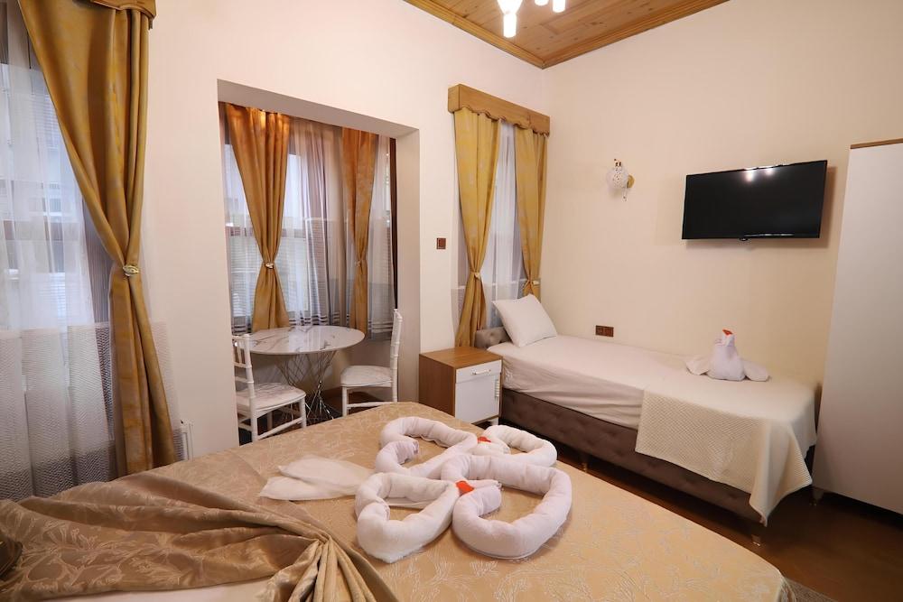 Gur Royal Suit Aparts