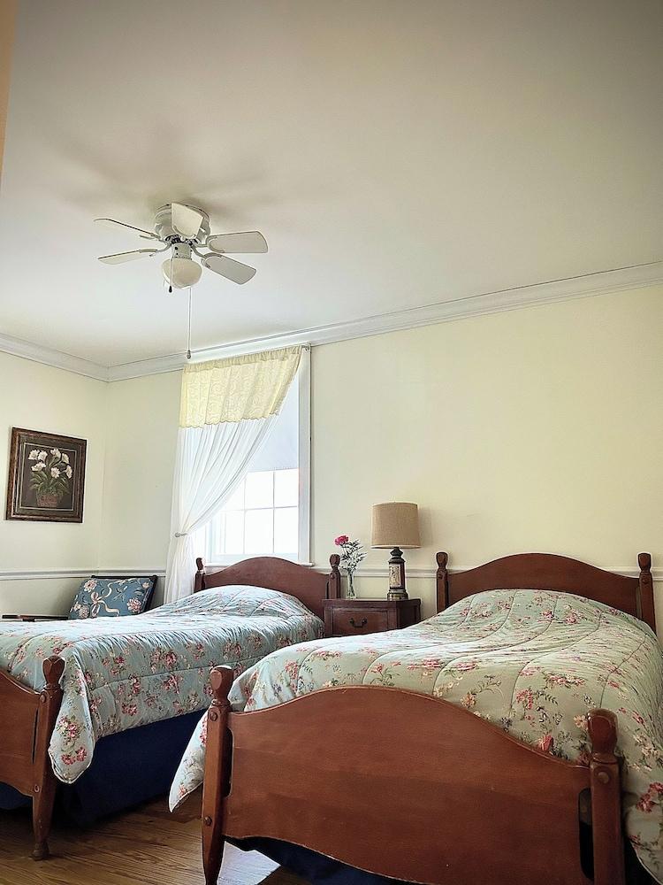 Blackberry River Inn