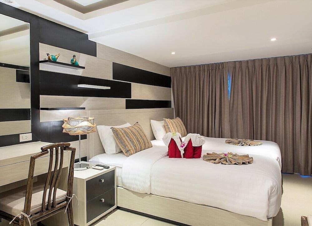 Peaceful retreat at Kalim Bay by Lofty